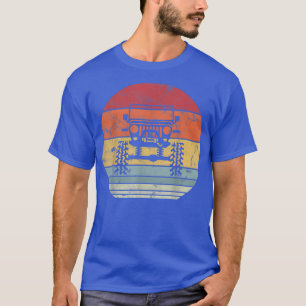 Oude vrachtwagen Retro zonsondergang 4x4 Auto Off T-shirt