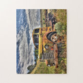 Oude vrachtwagen verlaten in veld legpuzzel (Verticaal)