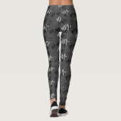Oude vrouw geeft je het oog leggings (Achterkant)