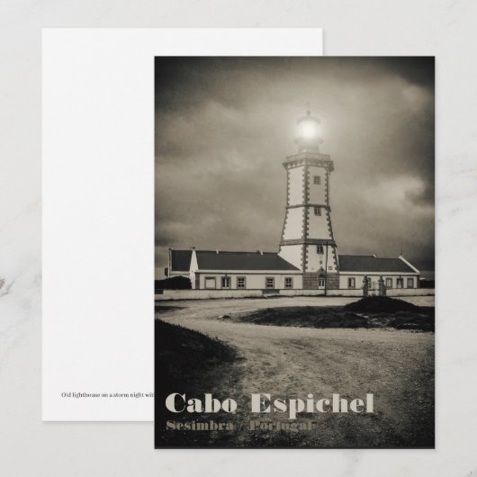 Oude vuurtoren op een storm nacht bedankkaart (Voorkant / Achterkant)