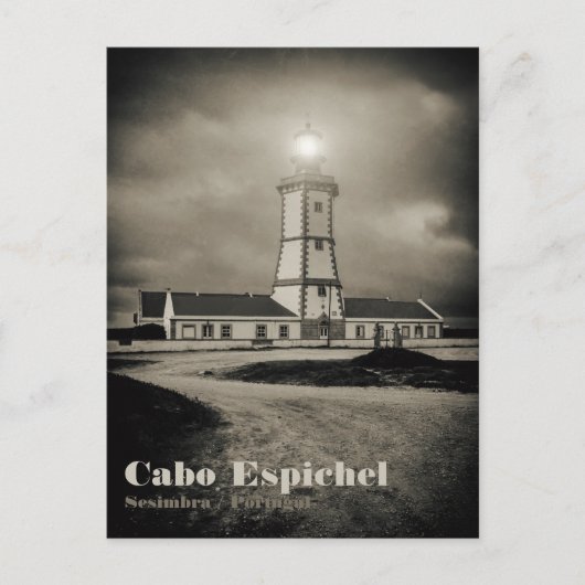 Oude vuurtoren op een storm nacht briefkaart (Voorkant)