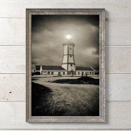 Oude vuurtoren op een storm nacht foto afdruk