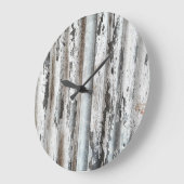 Oude wand van gegolfd metaal grote klok (Hoek)