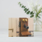 Oude  wandtelefoon. briefkaart (Staand voorkant)