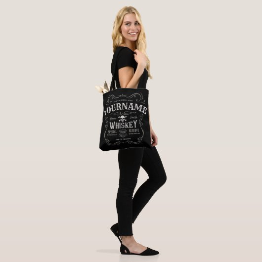 Oude Whiskey-label Aangepaste  liquor Bar Tote Bag (Op model)