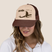 Oude wijze raaf aan de boom trucker pet (In situ)
