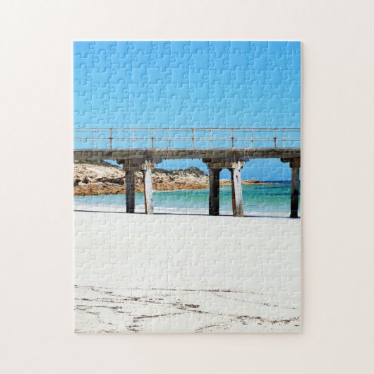 Oude Wooden Jetty op wit strand zand, Legpuzzel (Verticaal)
