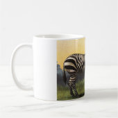Oude zebra in de Afrikaanse savanne, wild dier Koffiemok (Links)