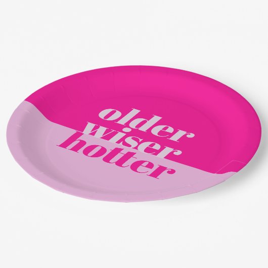 Ouder, wijzer, heter minimaal vet roze verjaardag papieren bordje (Gekanteld)