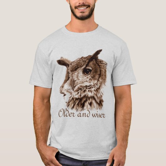 Oudere en wijzere uil, mooie kunst wijsheid t-shir t-shirt (Voorkant)