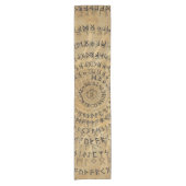 Oudere Futhark Spiral Art over houten textuur Korte Tafelloper (Voorkant)