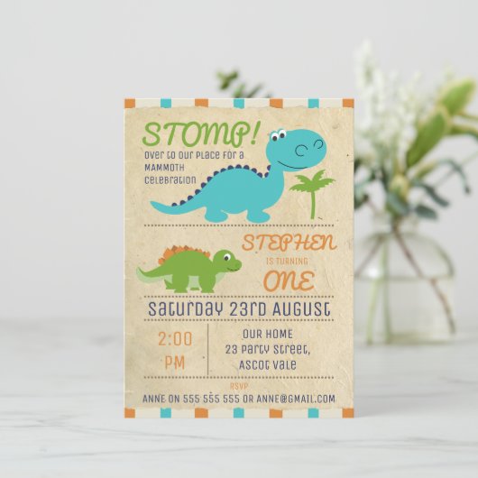Oudere papieren dinosaurussen verjaardagsuitnodigi kaart (Staand voorkant)