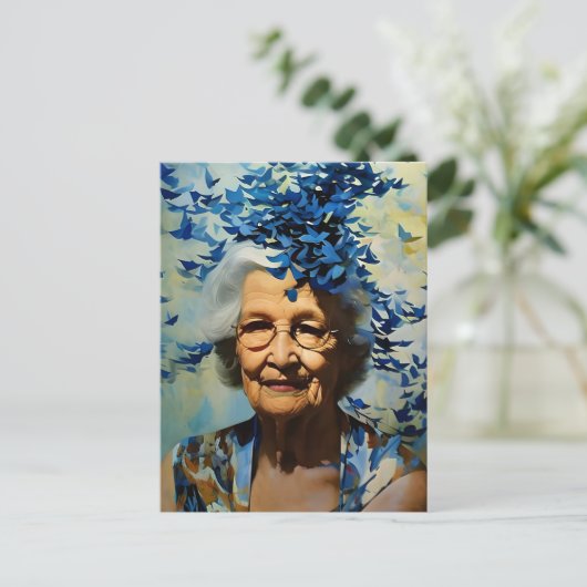 Oudere vrouw en blauwe vlinders briefkaart (Staand voorkant)