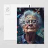 Oudere vrouw met Briefkaart Butterflies (Voorkant / Achterkant)