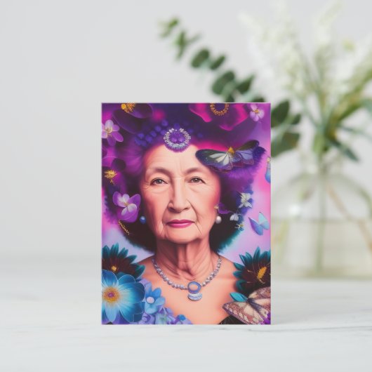 Oudere vrouw met Briefkaart Butterflies (Staand voorkant)