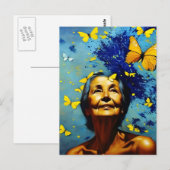 Oudere vrouw met Briefkaart Butterflies (Voorkant / Achterkant)