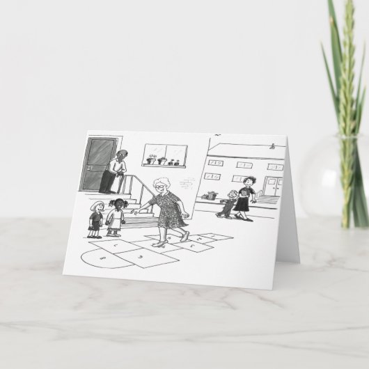 Oudere vrouw slaat het spelen van hopscotch met ki kaart (Voorkant)