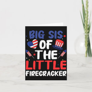Oudere zus van het kleine vuurwerk grappige famili kaart