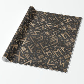 Ouderen - Futhark Pattern Gold op Black Wood 2 Cadeaupapier (Uitgerold)