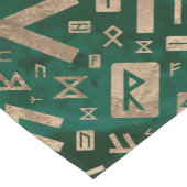 Ouderen - Futhark Pattern Gold op Malachite #1 Korte Tafelloper (Hoek)