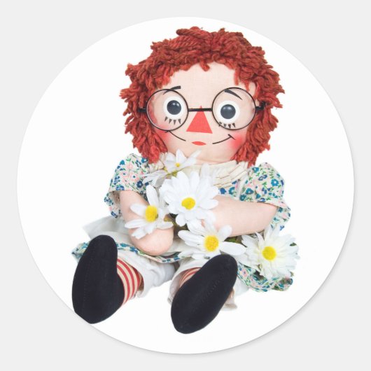 Ouderwets lappenpop met madeliefjes ronde sticker (Voorkant)