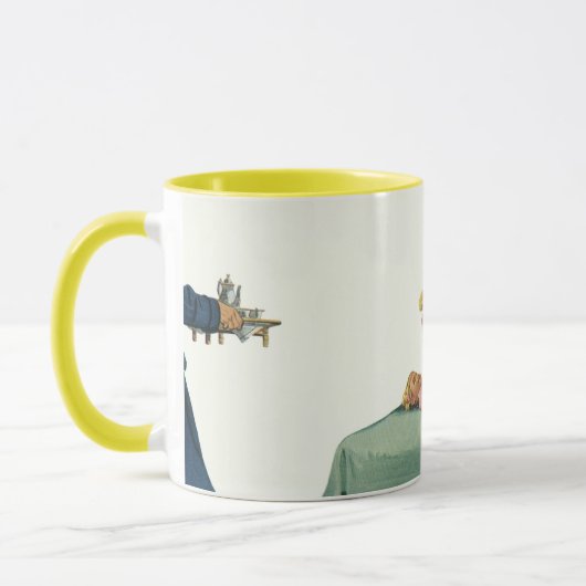 Ouderwetse familie die moeder ontbijt op bed serve mok (Links)