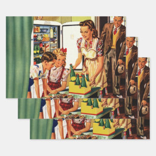 Ouderwetse familie, moeder met kinderen, snacks in inpakpapier vel