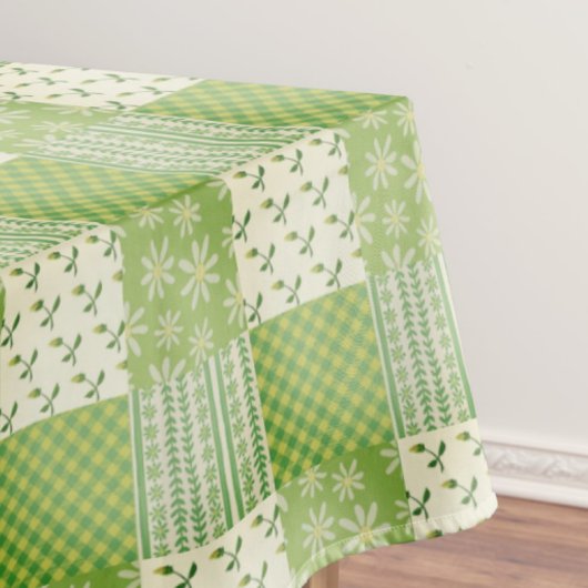 Ouderwetse groen-gele ecru patchworklook tafelkleed