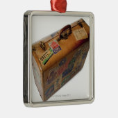ouderwetse koffer met reissticker metalen ornament (Rechts)
