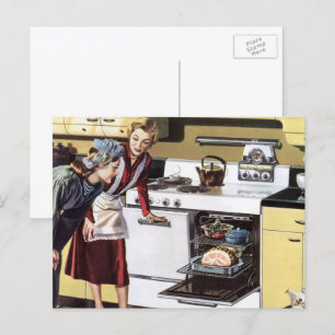 Ouderwetse moeder in de keuken die een paashaas ko briefkaart