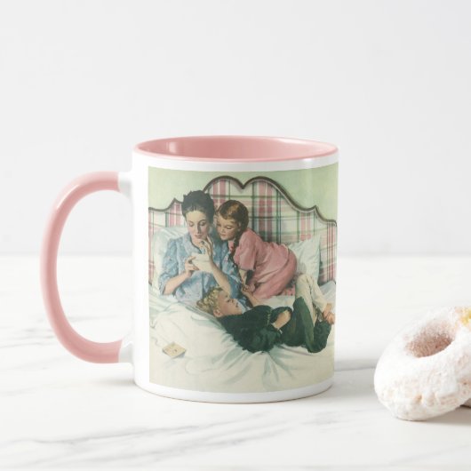 Ouderwetse Moederdag, kinderen lezen kaarten in be Mok (Met donut)