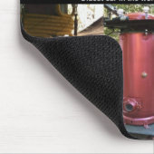 Oudste auto die op hout rijdt muismat (Hoek)