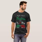 Our First Christmas As Mr. And Mrs. Buffalo Plaid  T-shirt (Voorkant volledig)