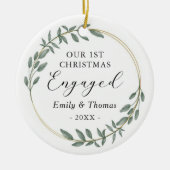 Our First Christmas Engaged Greenery Gold Wreath Keramisch Ornament (Voorkant)