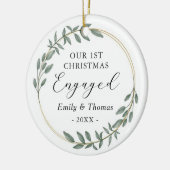 Our First Christmas Engaged Greenery Gold Wreath Keramisch Ornament (Links)