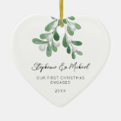 Our First Christmas Engaged Mistletoe Photo Heart  Keramisch Ornament (Voorkant)