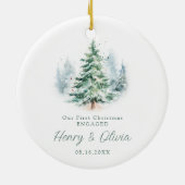 Our First Christmas Engaged Modern Script Tree Keramisch Ornament (Achterkant)