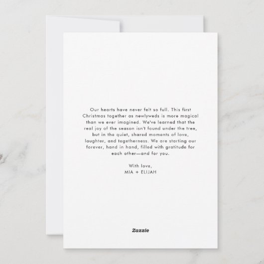 Our First Christmas Photo Modern Newlywed Feestdagenkaart (Achterkant)