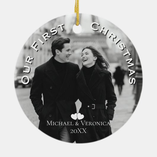 Our First Christmas Photo Personalized Name Year Keramisch Ornament (Achterkant)