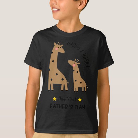 Our First Father's Day 2026, Funny Giraffe Gift Da T-shirt (Voorkant)