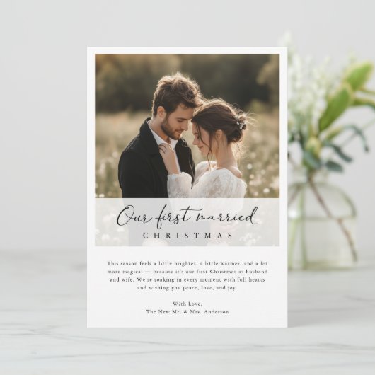 Our First Married Christmas Elegant Script Photo Feestdagenkaart (Staand voorkant)