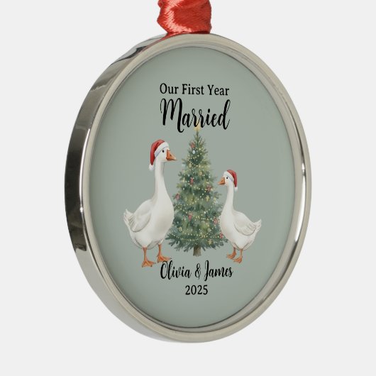 Our First Year Married Goose Custom Christmas Metalen Ornament (Rechts)