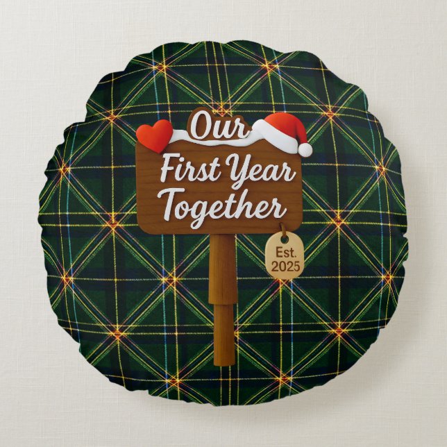 Our First Year Together 2025 Wooden Sign Rond Kussen (Voorkant)