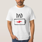 Out of Batteries – Dad T-shirt (Voorkant)
