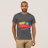 Out of Control – Bold Typography Statement Design T-shirt (Voorkant volledig)