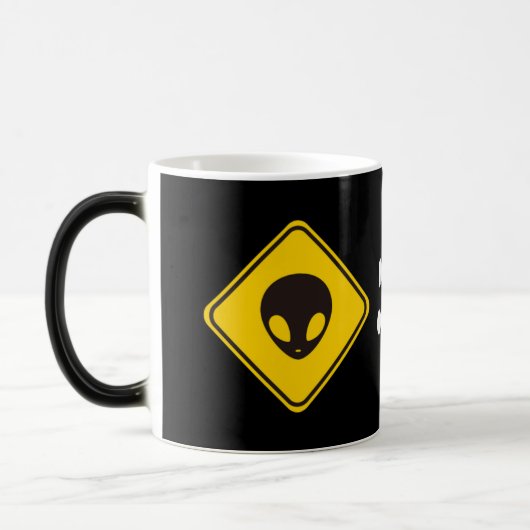 "Out Of The World" Funny Alien Sign Magische Mok (Links)