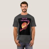 Out of This World Neon Saturn Heren T-Shirt (Voorkant volledig)