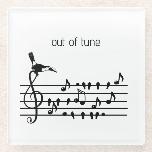 Out of Tune, toekan bij zangvogels Glazen Onderzetter (Voorkant)