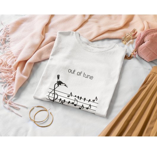 Out of Tune, toekan bij zangvogels T-shirt