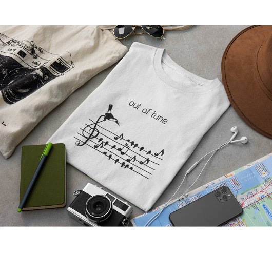 Out of Tune, toekan bij zangvogels T-shirt